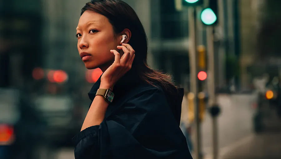 Звонки, сообщения, переводчик и Apple Pay на смарт-часах Apple Watch 10