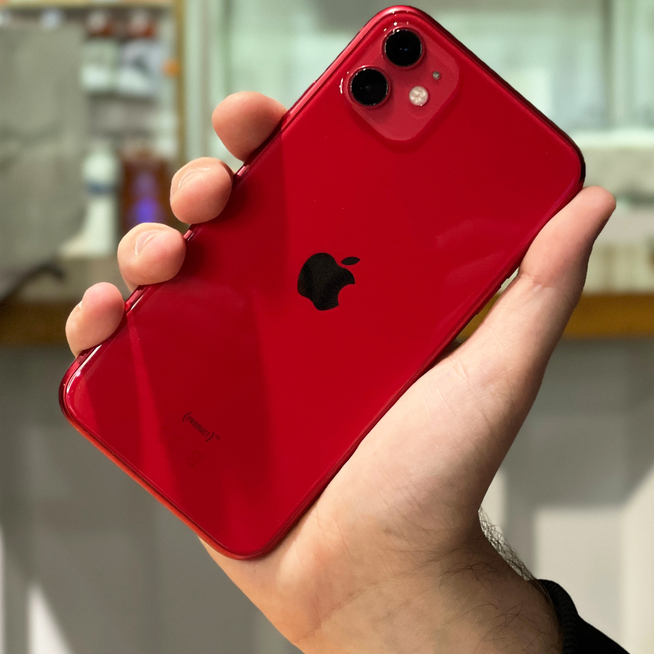 Купить iPhone 11 128Gb Red Идеальное БУ по цене от 29 990₽ в Севастополе в  интернет магазине Maxmobiles