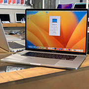 MacBook Pro 15" 2018 Silver i7 16Gb 512Gb Radeon Pro 560X Идеальное БУ
