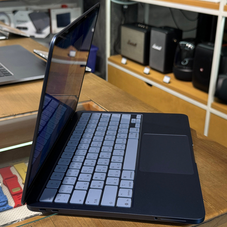 MacBook Neo 512Gb Indigo Идеальное БУ, изображение 4