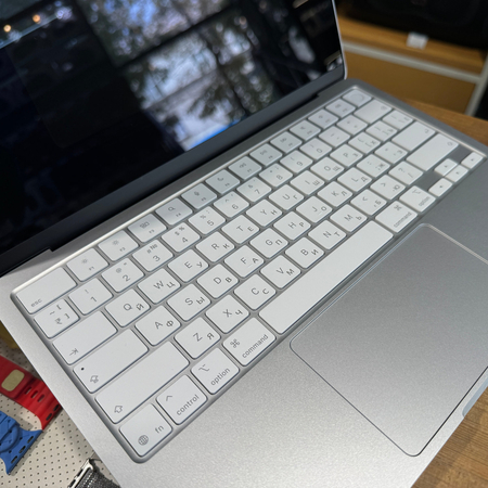 MacBook Neo 512GB Silver 8Gb 512GB Идеальное БУ, изображение 3